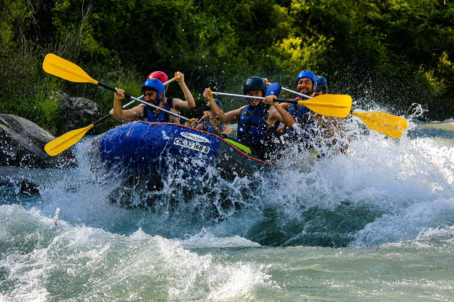 El río Ésera y la experiencia de hacer rafting en Campo