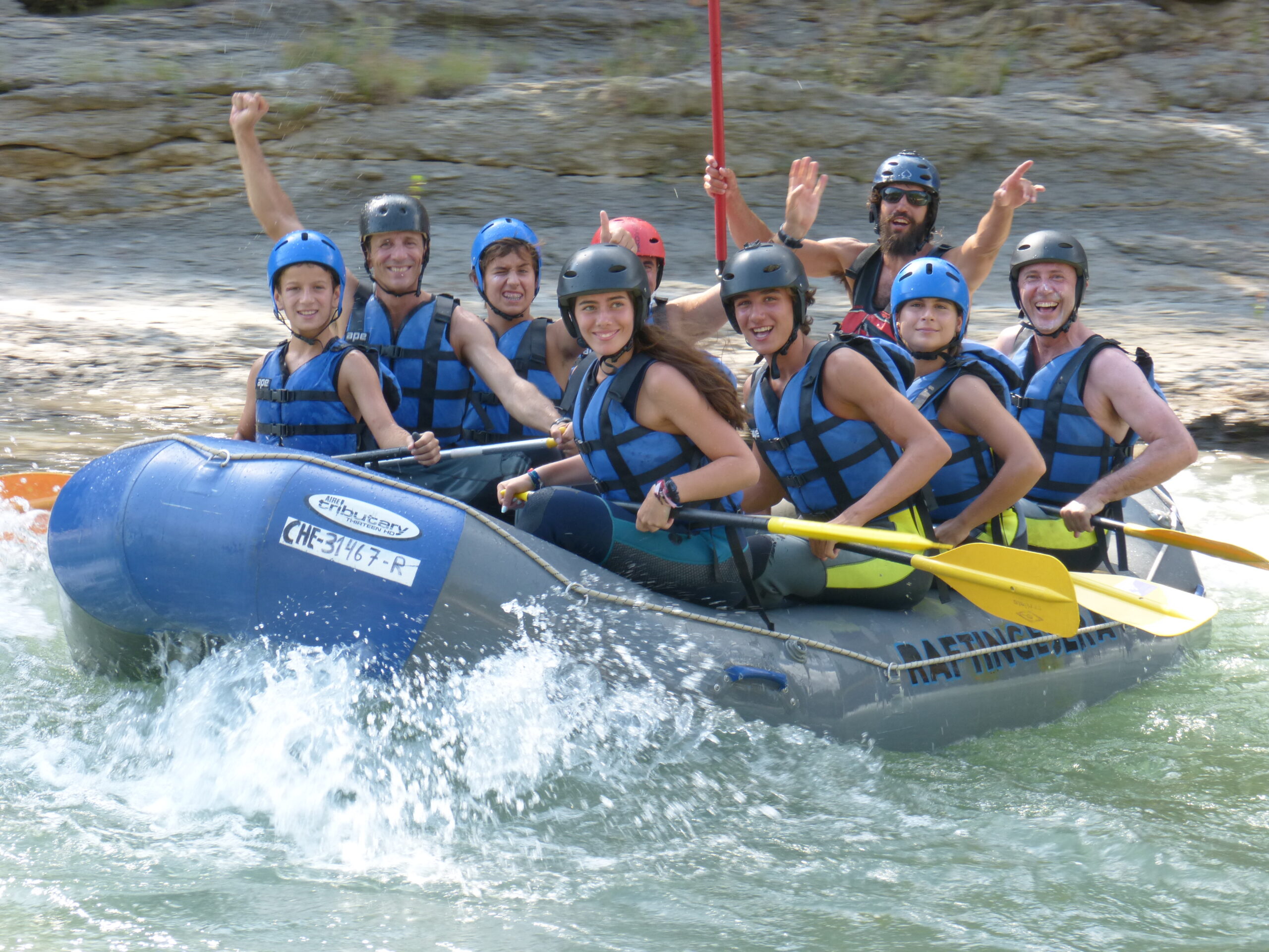 Rafting en Huesca para familias – Aventura segura en el río Ésera