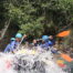 Rafting en el río Ésera durante una aventura de aguas bravas en Huesca